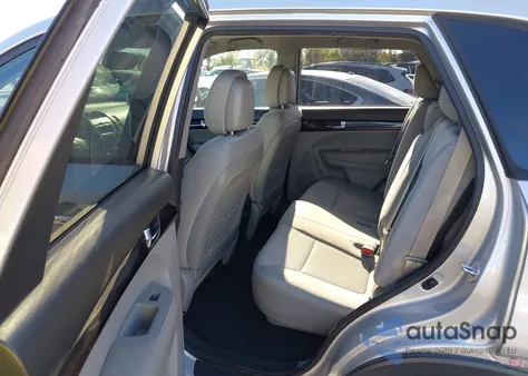 2011 Kia Sorento Lx z USA, uszkodzony, nr VIN 5XYKT3A18BG144739